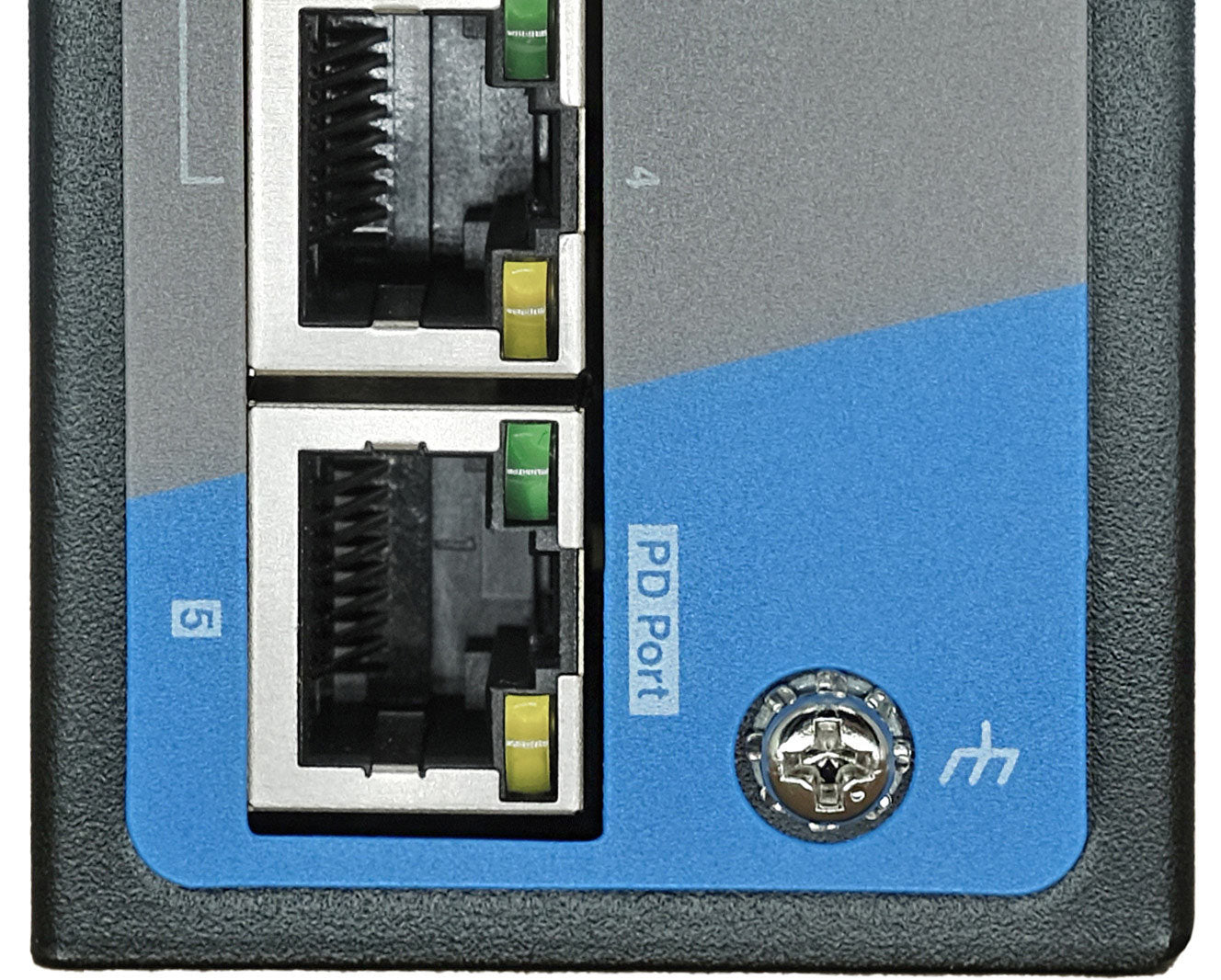 Industrial L2 Managed PRO 4-Port Gigabit PoE-Powered PoE+ Switch with 12V/24VDC Output, 90W PoE++ Input