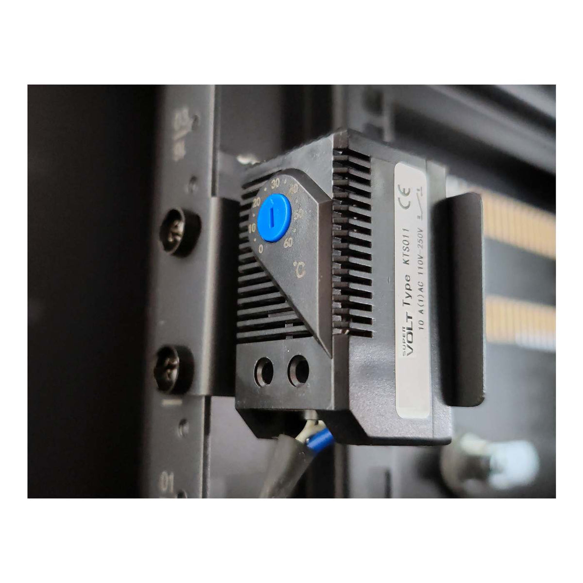 Pro Line Network Cabinet with Integrated Fans, 42U Image 14